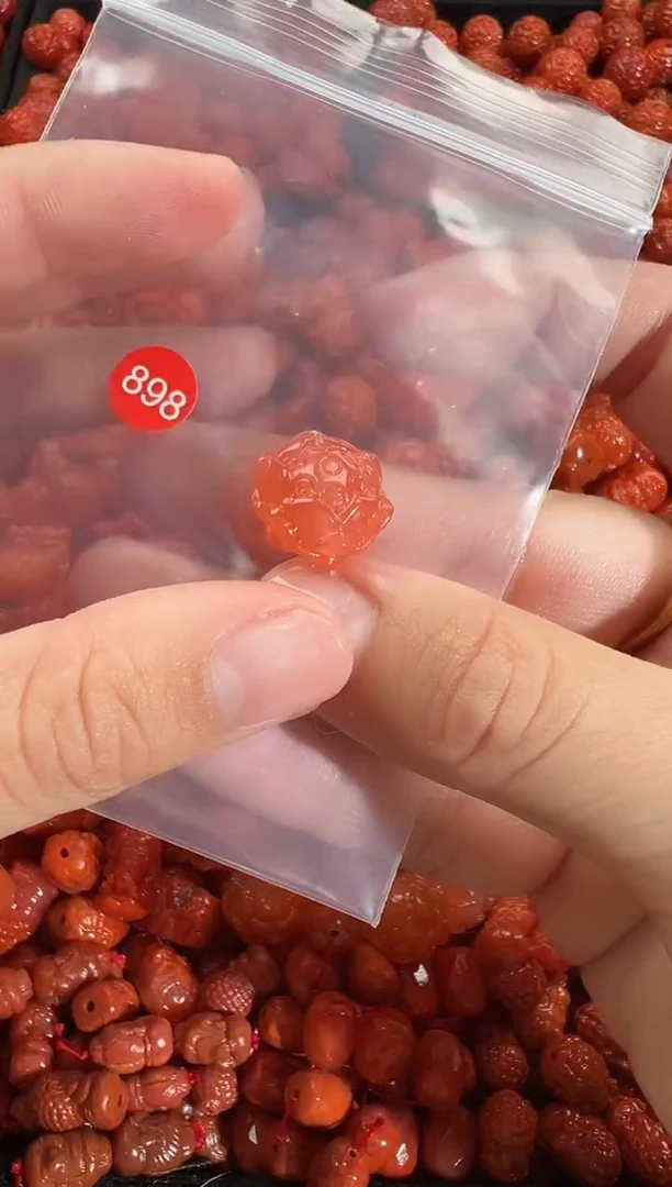 颈饰未镶嵌南红玛瑙1