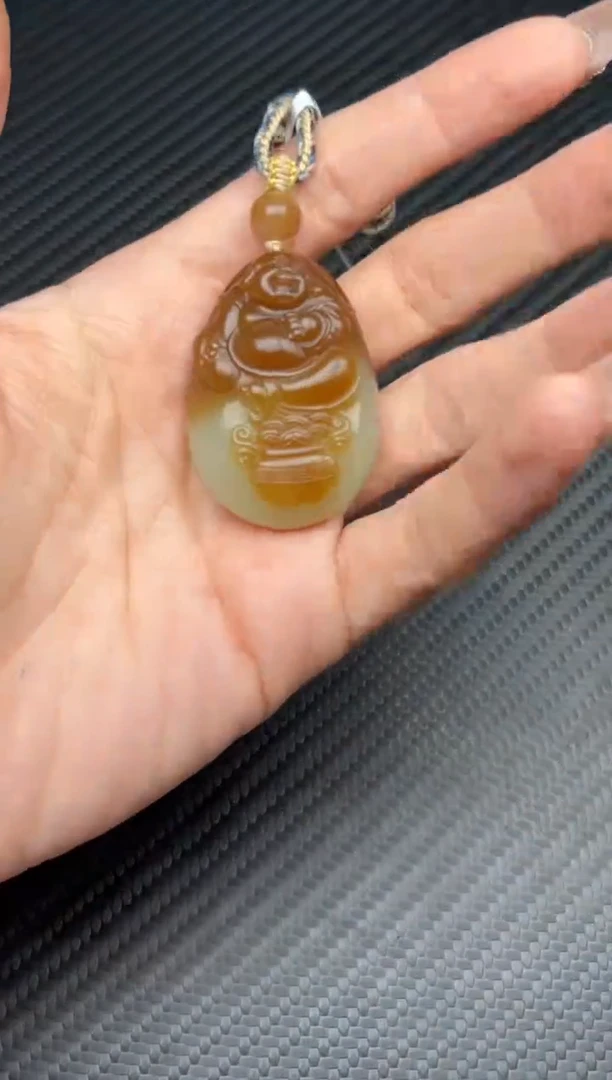 吊坠(赠链)未镶嵌和田玉若羌微色差吊坠