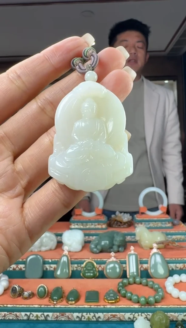 颈饰未镶嵌和田玉佩佩