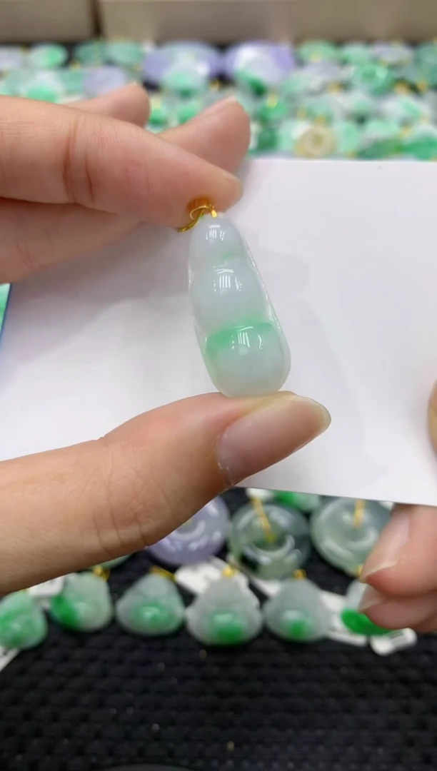 颈饰未镶嵌翡翠天然缅甸翡翠A货