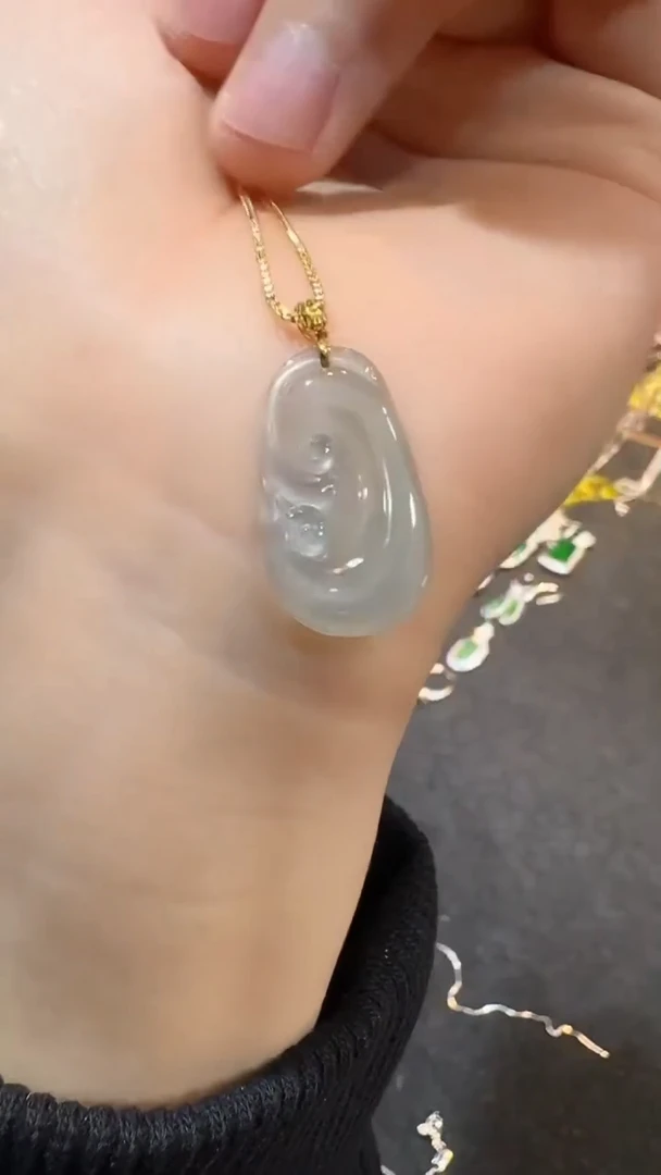 【闪购商品】翡翠吊坠(不含链)18K金镶嵌多样性发货其一不含链