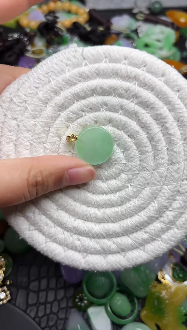 颈饰未镶嵌翡翠缅甸翡翠吊坠