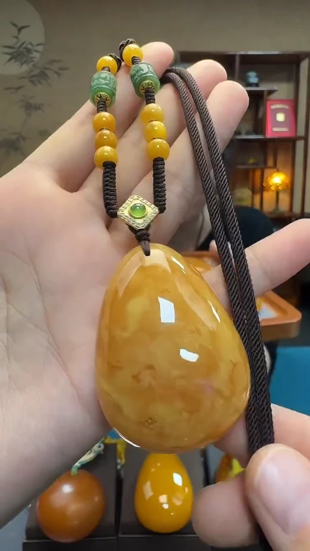 琥珀吊坠(不含链)未镶嵌天然保真蜜蜡水滴套装  送绳子