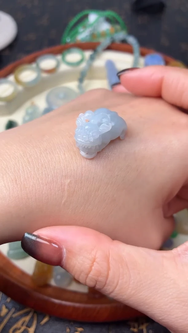 未镶嵌定制翡翠冰蓝貔貅