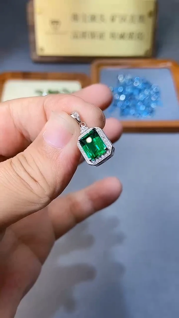 【闪购商品】透辉石吊坠银S925镶嵌354