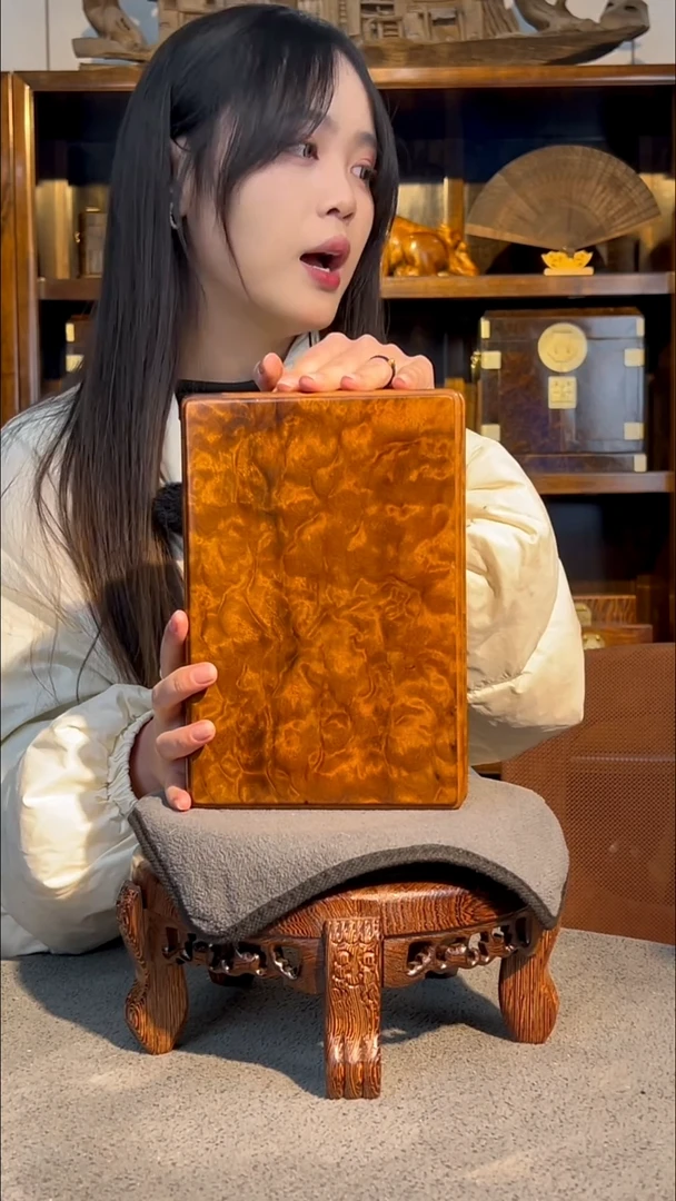 【闪购商品】金丝楠木雕龙胆盒子