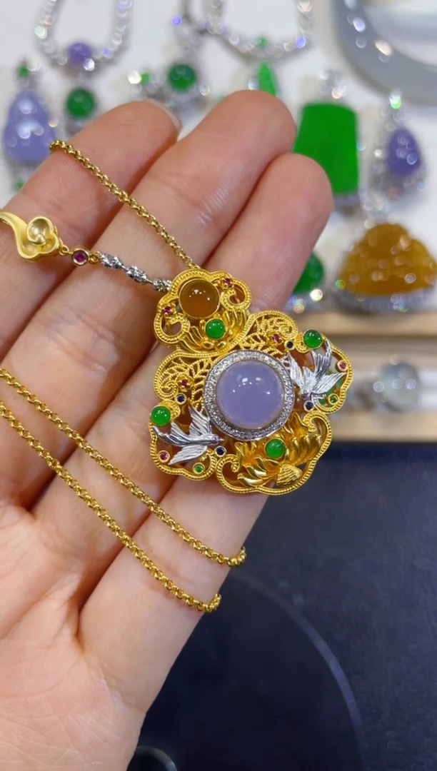 颈饰18K金镶嵌翡翠团购1