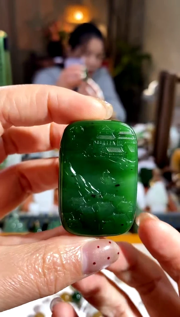 吊坠(赠链)未镶嵌和田玉.