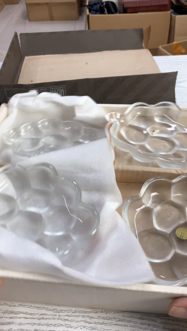 默认微瑕，不退不换，介意勿拍