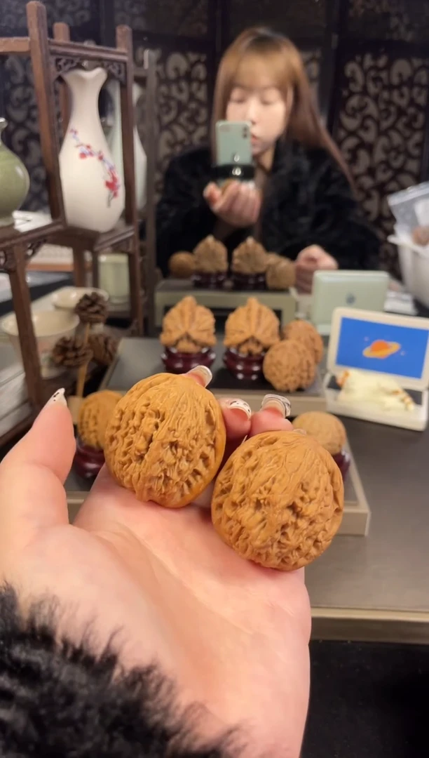 【闪购商品】文玩核桃把件麦穗虎头40尺-1