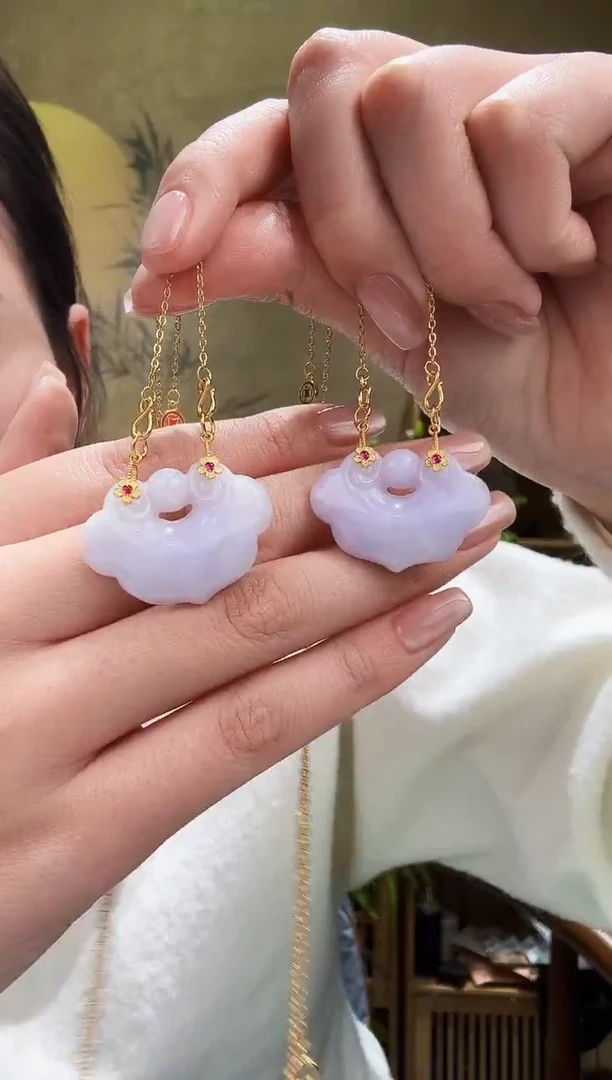 颈饰未镶嵌翡翠多样发其一个