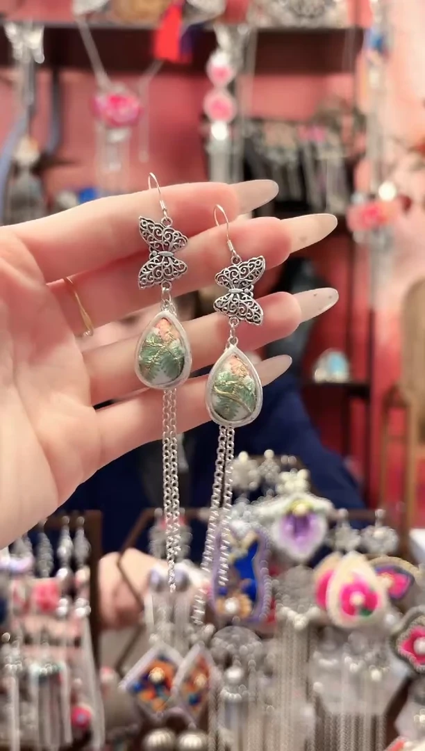 织绣云织谣民族风精美饰品 59