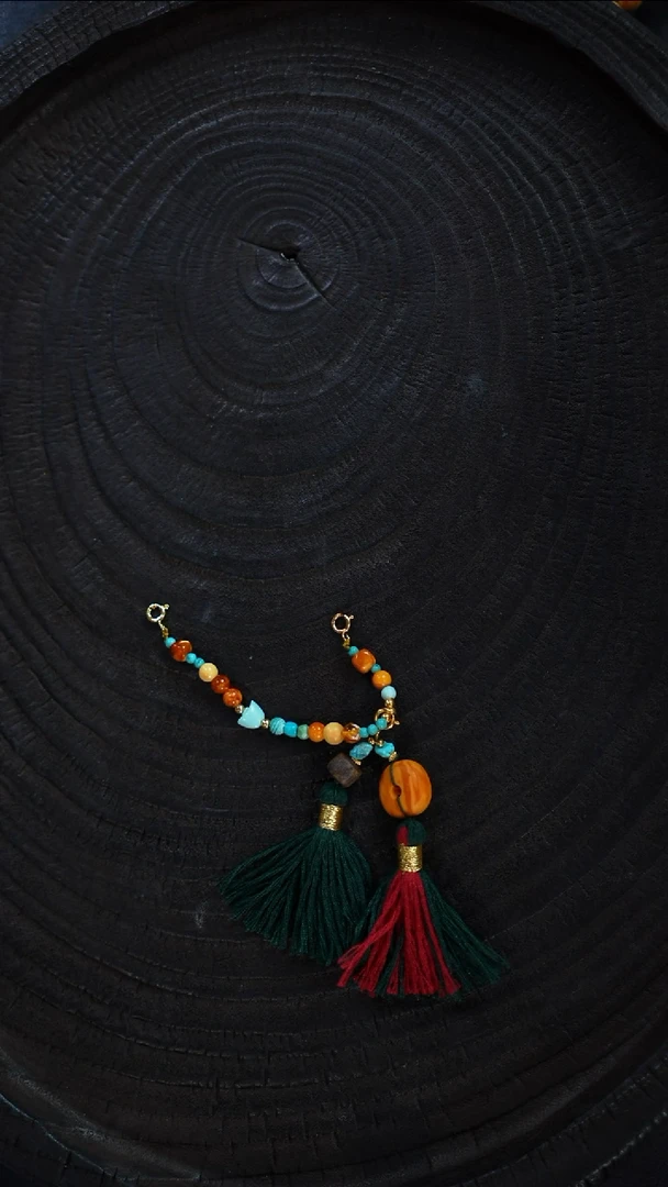 未镶嵌琥珀裸石半挂