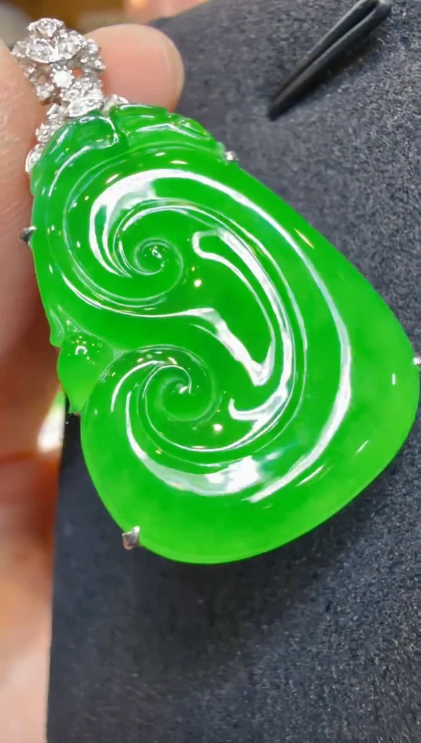 吊坠(不含链)18K金镶嵌翡翠多样性团购发一件