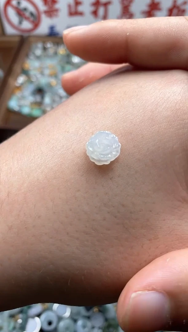 【闪购商品】翡翠颈饰未镶嵌哥哥