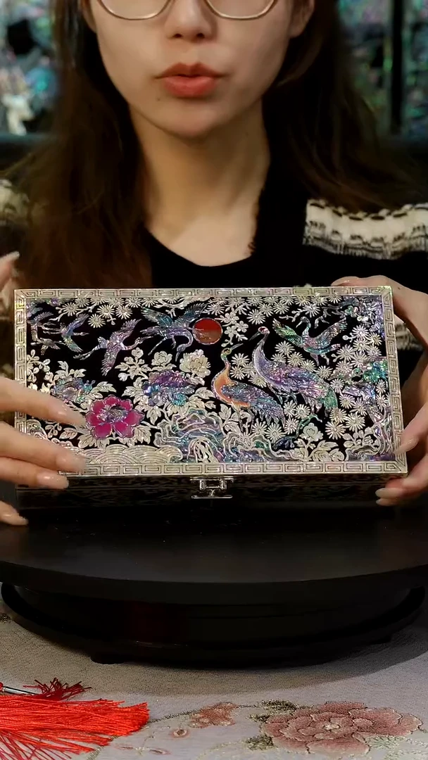 单层黑金鲍底弘贝雅螺钿漆器文化馆