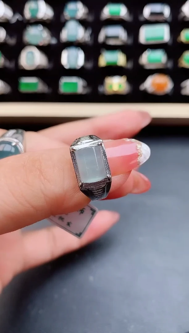 【闪购商品】翡翠戒指银S925镶嵌5080