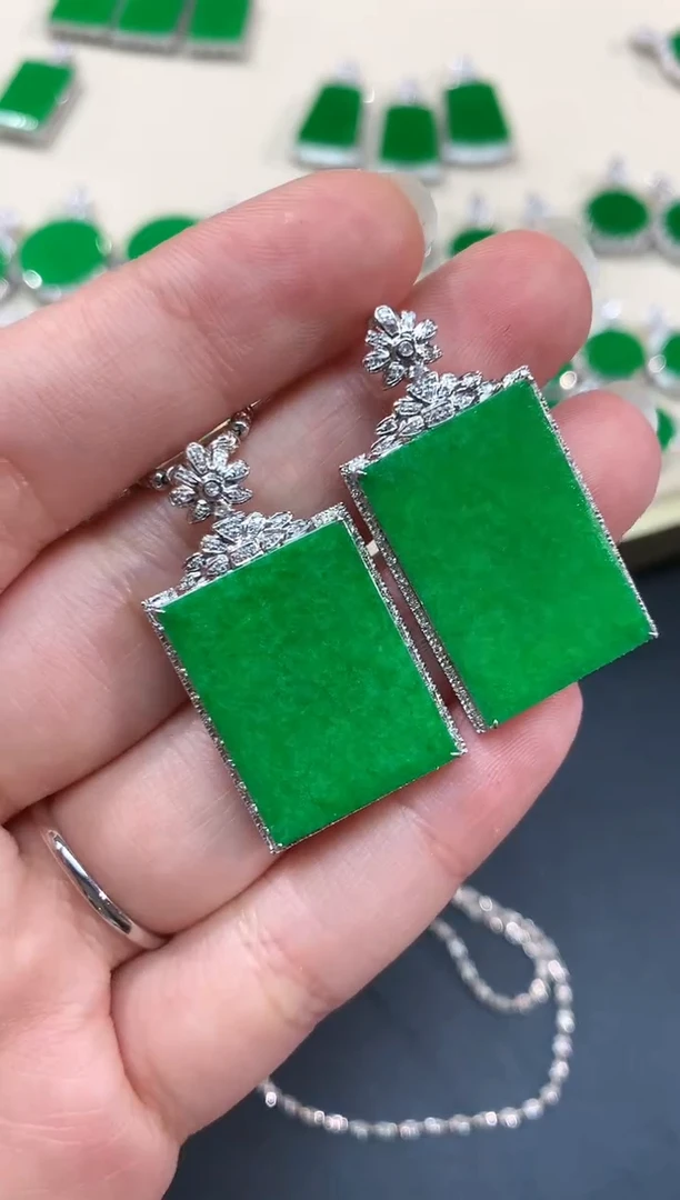 【闪购商品】翡翠吊坠(不含链)18K金镶嵌A94|8999多样性发货一件