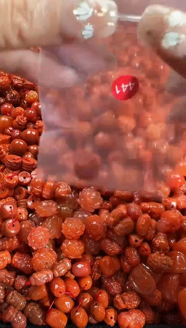 颈饰未镶嵌南红玛瑙1
