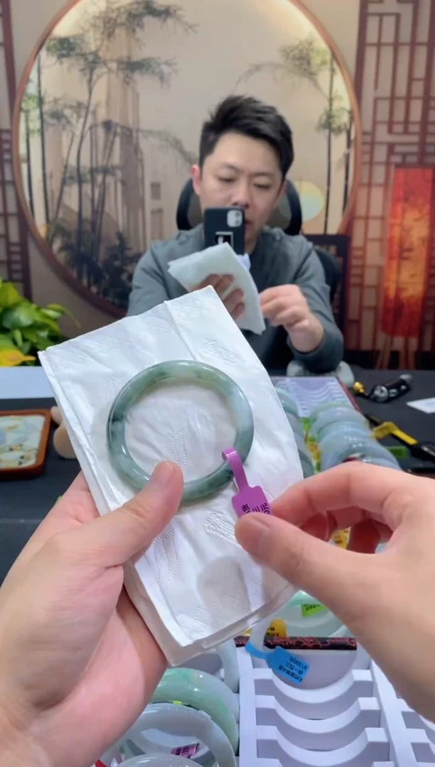 未镶嵌手镯翡翠000085387