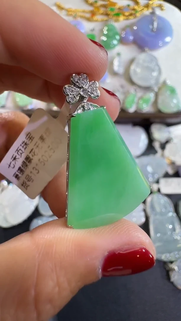 吊坠(不含链)18K金镶嵌翡翠【源头工厂】钻石镶嵌