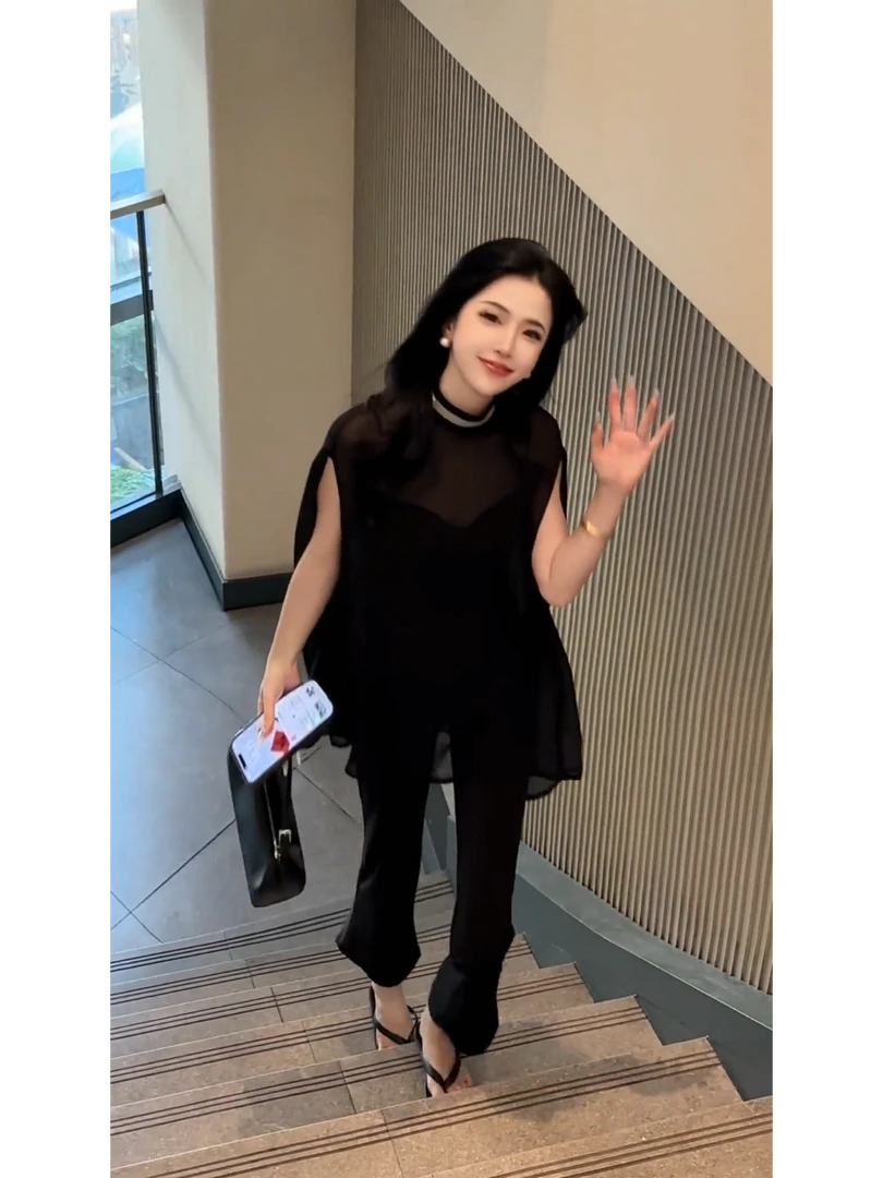 夏季流行穿搭一整套女2025新款穿搭无袖吊带罩衫高腰微喇裤三件套