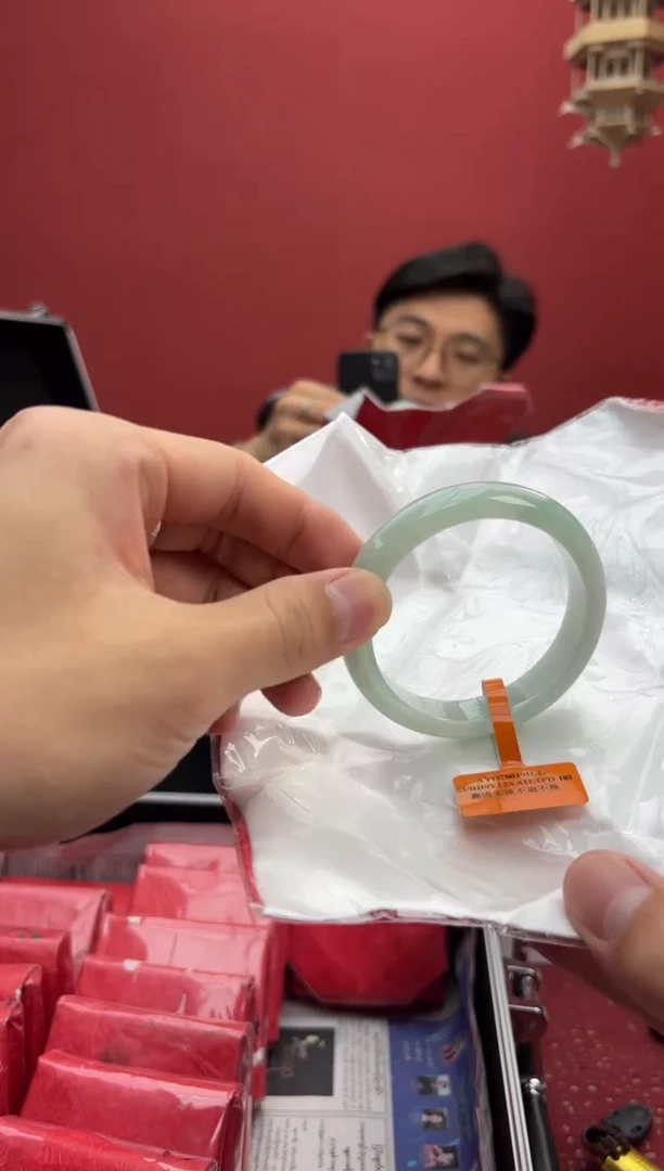 【闪购商品】翡翠手镯未镶嵌10手镯