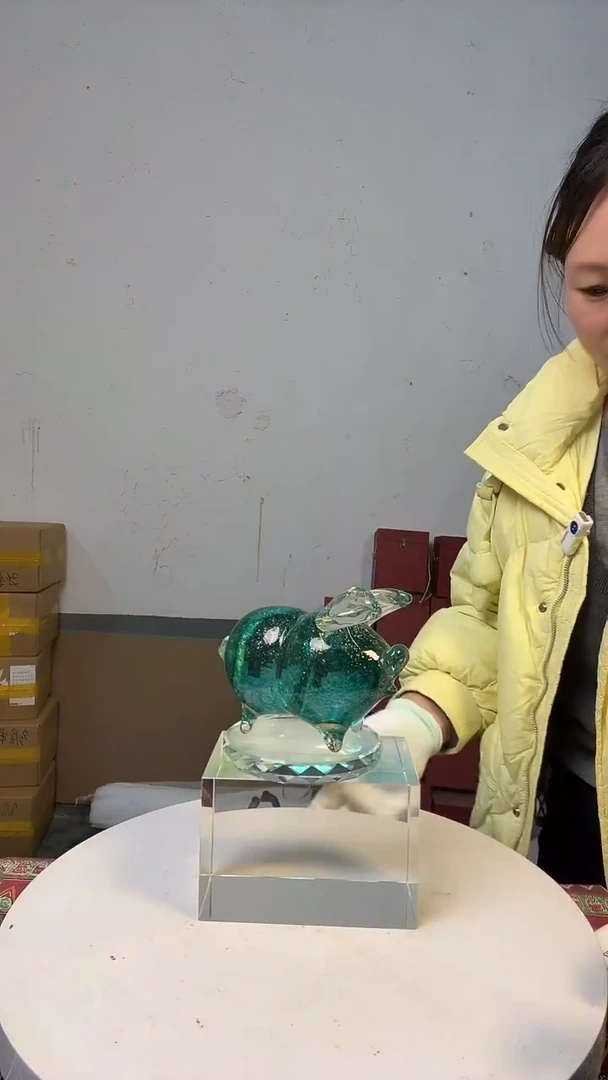 手工艺品琉璃淄博琉璃花瓶花器猪