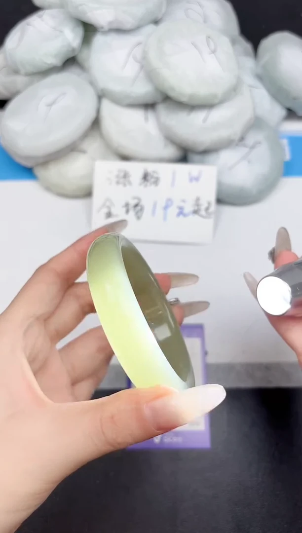 未镶嵌手镯石英质玉231-58.3