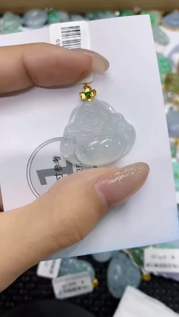 翡翠18K金镶嵌颈饰111111111111