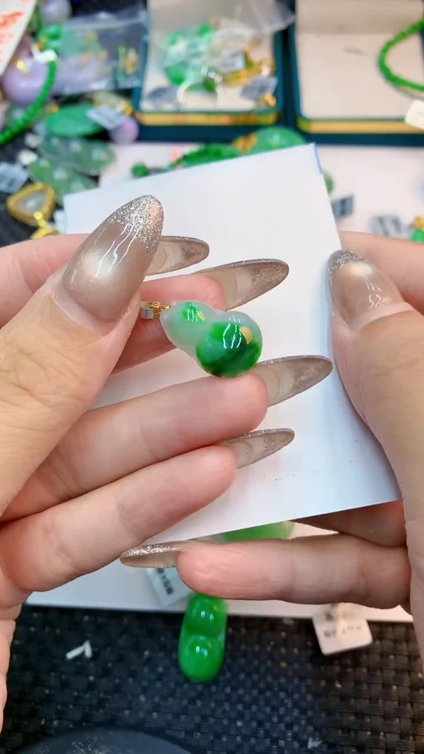 颈饰18K金镶嵌翡翠1