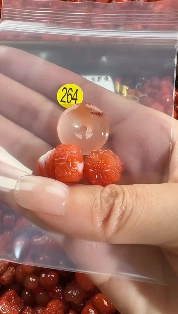 颈饰未镶嵌南红玛瑙1