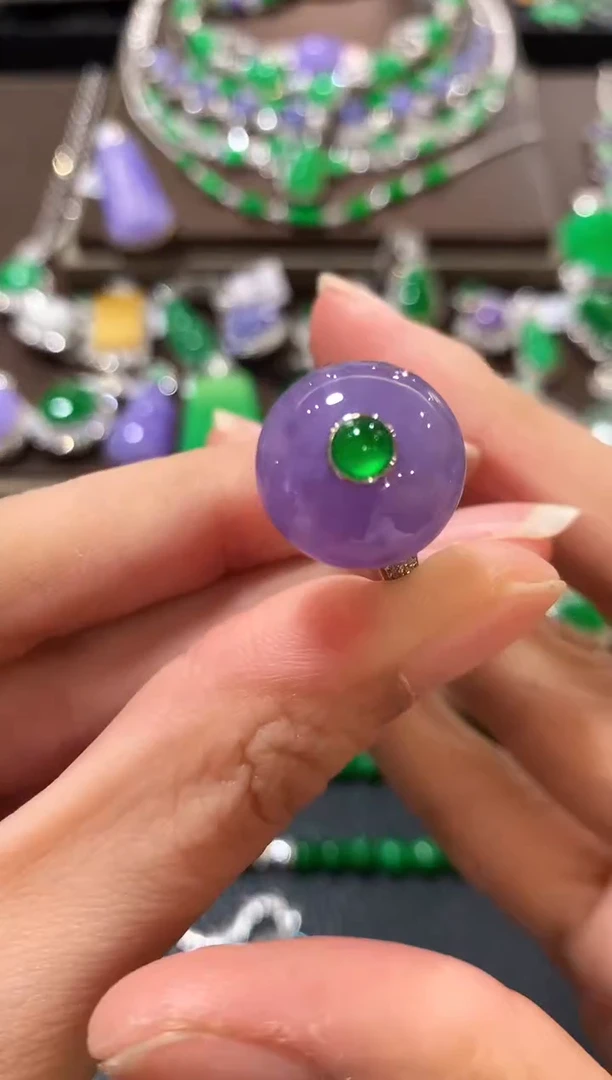 18K金镶嵌戒指翡翠M****4m78 紫色有色差