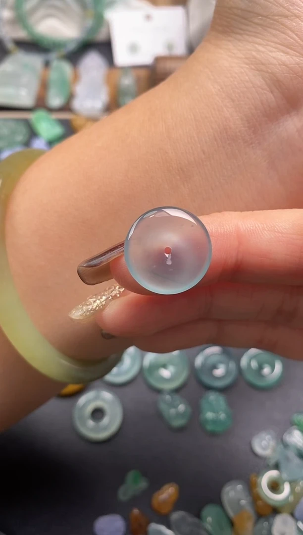 颈饰未镶嵌翡翠平安扣