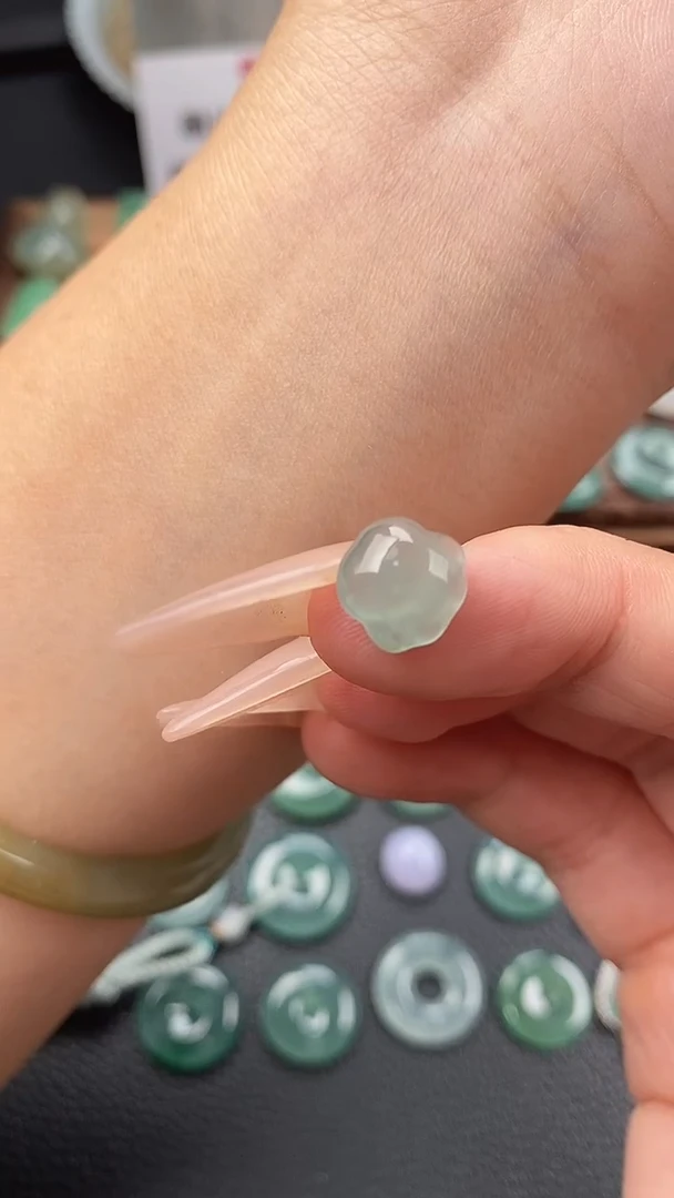 颈饰未镶嵌翡翠猫爪