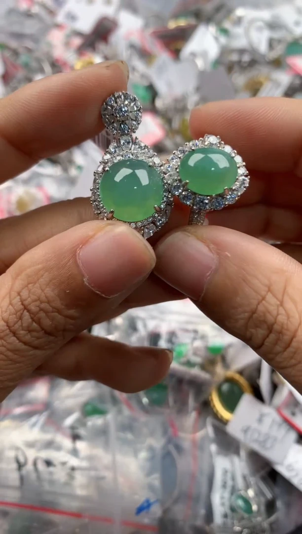 银S925镶嵌戒指翡翠666               7