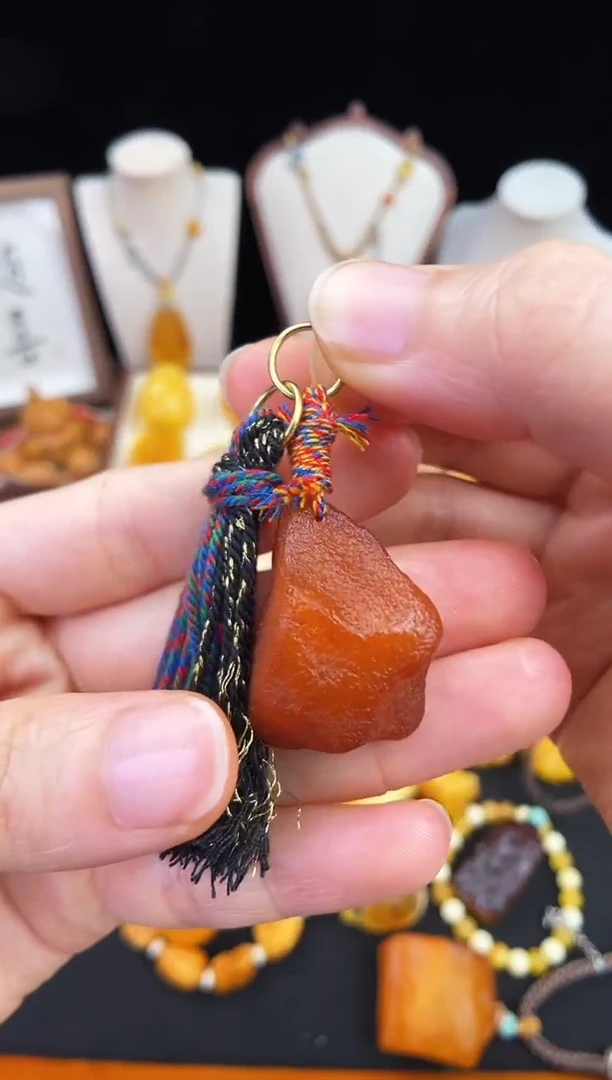 琥珀未镶嵌珠宝奇石柒月