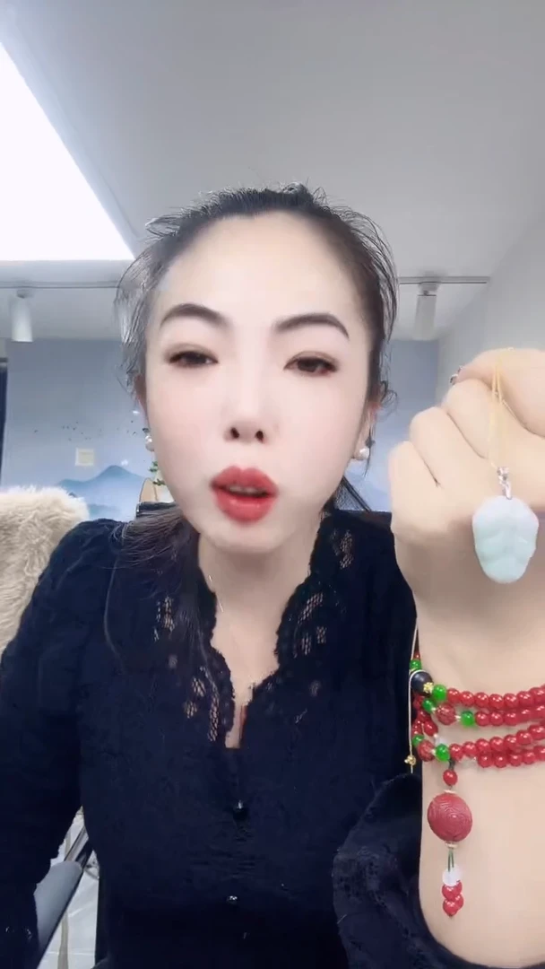 【闪购商品】翡翠颈饰未镶嵌叶子