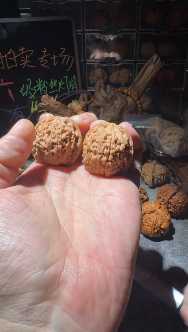 把件文玩核桃38莲花虎头