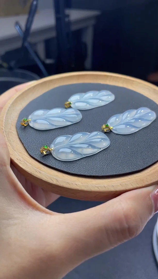 18K金镶嵌定制翡翠DDJ54586/多样性发一件