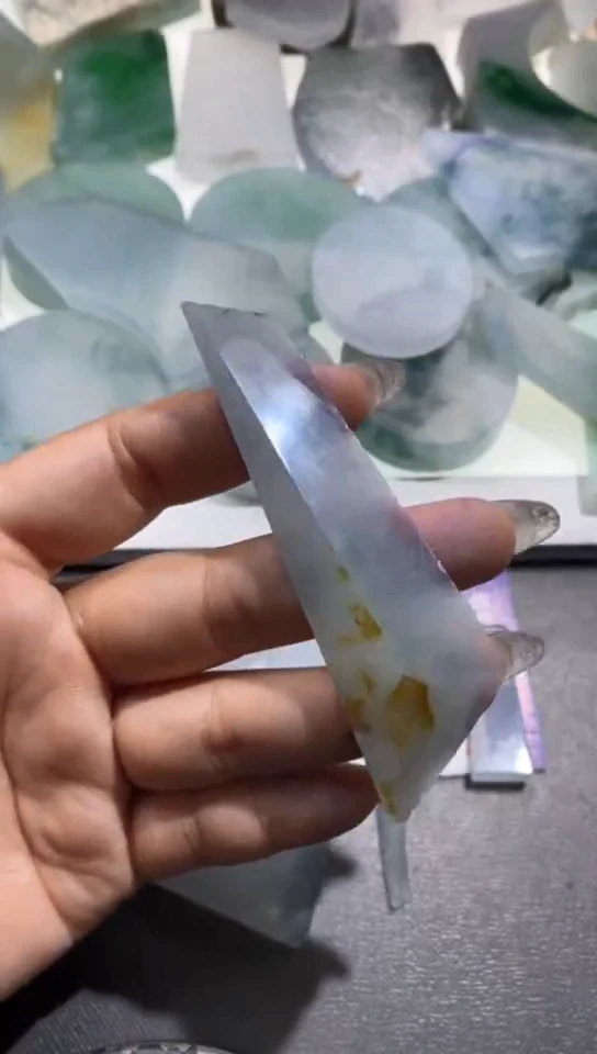 【闪购商品】翡翠未镶嵌挂件只卖料子不加工