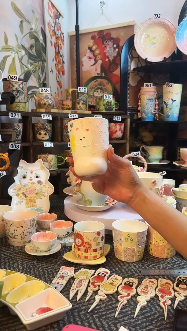 景德镇设计款手绘杯杯