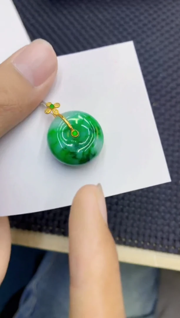 翡翠18K金镶嵌吊坠(不含链)1