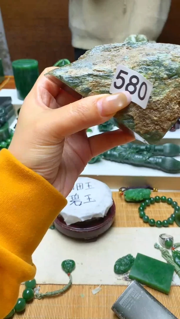 未镶嵌和田玉摆件1