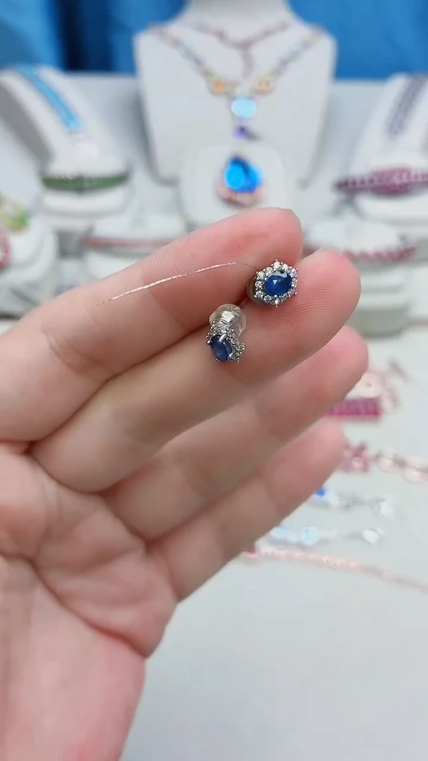 耳饰蓝宝石银S925镶嵌095ZB1106产品一个