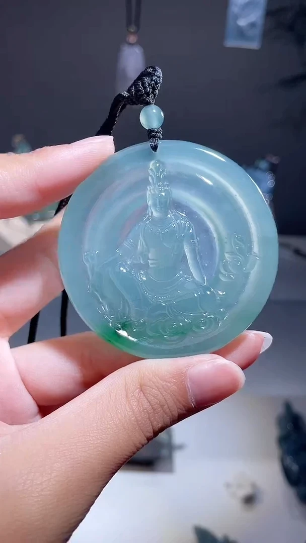 颈饰未镶嵌翡翠观音自在
