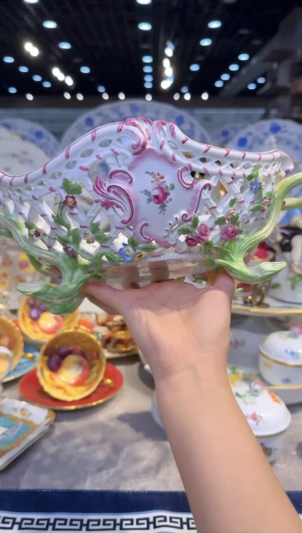 骨瓷娜娜中古瓷器如图所示96