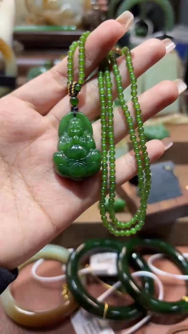 颈饰未镶嵌和田玉（碧玉）1