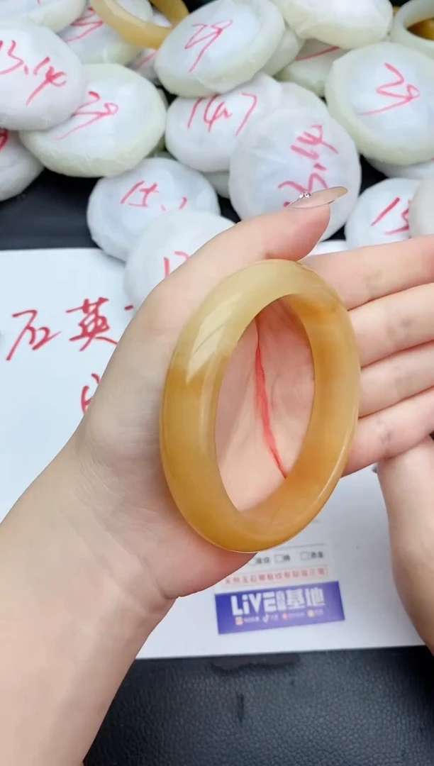 石英质玉手镯未镶嵌332+61/62