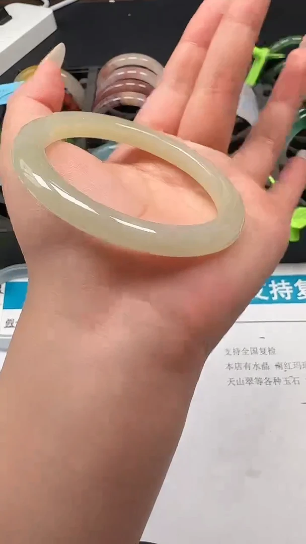 未镶嵌手镯和田玉（糖玉）67